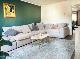 227 Shore Dr in Highlands, NJ - Building Photo