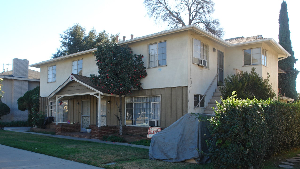334 E Badillo St in Covina, CA - Building Photo