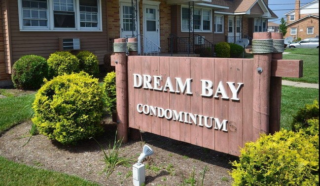 Dream Bay Condos