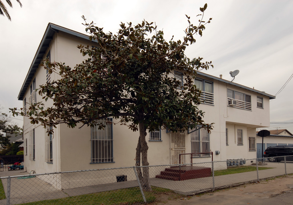 1047 E 33rd St in Los Angeles, CA - Building Photo