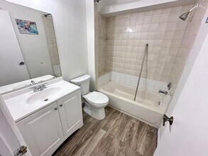 306 Harbour Pointe Way in Greenacres, FL - Building Photo - Building Photo