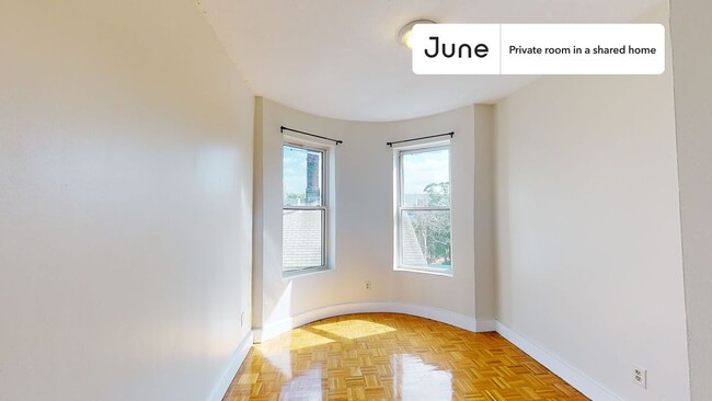 Private bedroom in 4 bed/2 bath Home in Boston, MA - Building Photo - Building Photo