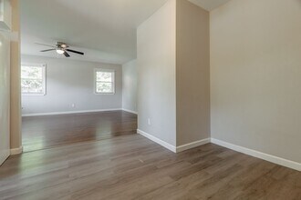 60 Neal St in Farmington, AR - Building Photo - Building Photo