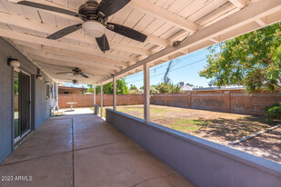 1301 W Highland Ave in Phoenix, AZ - Building Photo - Building Photo