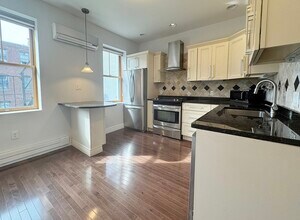 212 Chelsea St in Boston, MA - Building Photo - Building Photo