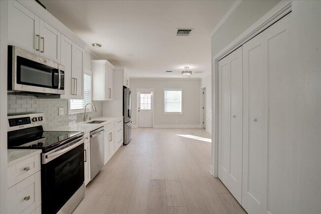 property at 320 NW 6th Ave