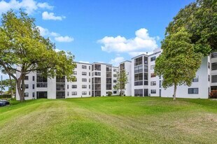 9235 SW 8th St in Boca Raton, FL - Building Photo