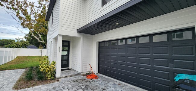 property at 2027 Peel Ave
