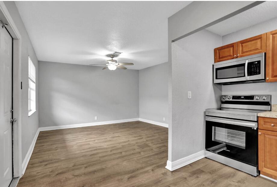 240 SE 9th Ave in Pompano Beach, FL - Building Photo