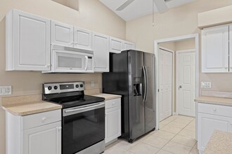 1105 NE 5th Ave in Cape Coral, FL - Building Photo - Building Photo