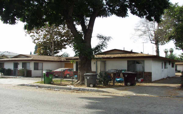 4527-4533 Huddart Ave in El Monte, CA - Foto de edificio - Building Photo