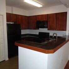 706 Baldwin Rowe Cir in Panama City, FL - Foto de edificio - Building Photo