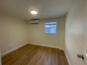 302 N Tamarind Ave in West Palm Beach, FL - Building Photo - Building Photo