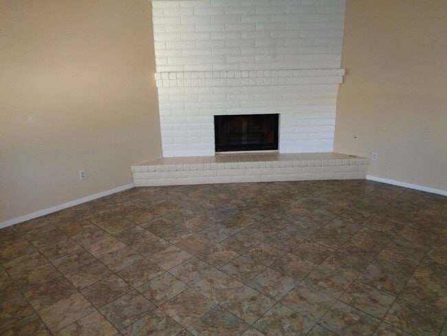3022 E Glen Dr in El Paso, TX - Building Photo - Building Photo
