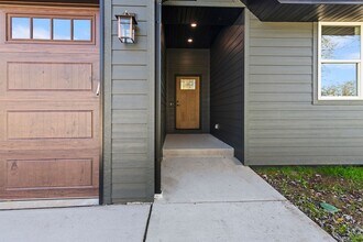 105 Hamilton St in Rogersville, MO - Building Photo - Building Photo