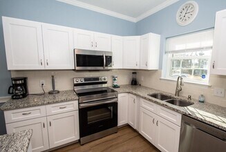 4868 Dahlia Ct, Unit 105 in Myrtle Beach, SC - Building Photo - Building Photo