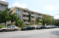 Wilshire Hobart Regency in Los Angeles, CA - Foto de edificio - Building Photo