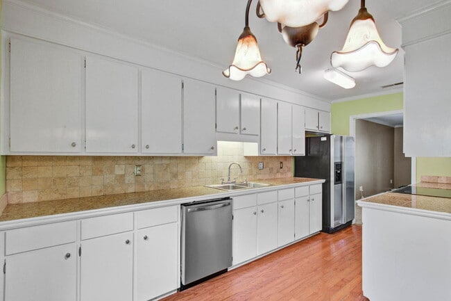 978 Governors Rd in Mount Pleasant, SC - Foto de edificio - Building Photo