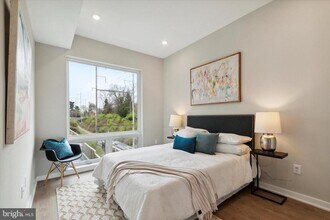 308 W Chelten Ave in Philadelphia, PA - Building Photo - Building Photo