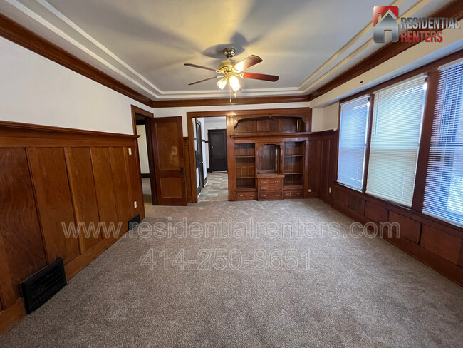 2742 N 40th St in Milwaukee, WI - Building Photo - Building Photo