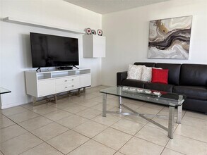 144 Farnham F in Deerfield Beach, FL - Building Photo - Building Photo