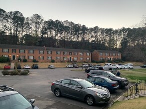 2129 Montreat Way in Vestavia Hills, AL - Foto de edificio - Building Photo