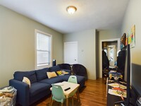 235 Tremont St, Unit #2 in Somerville, MA - Foto de edificio - Building Photo