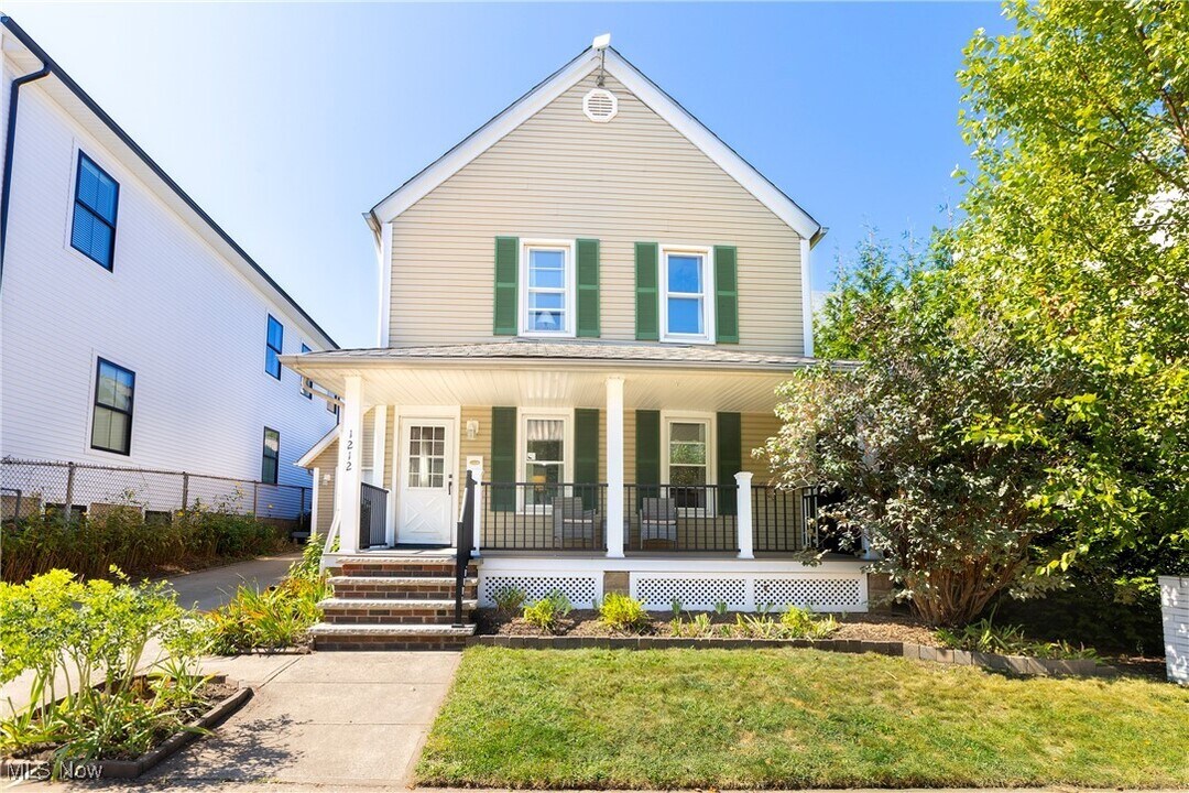 1212 W 67th St in Cleveland, OH - Building Photo