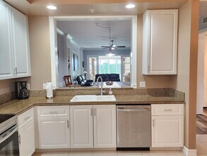 35 Harbour Isle Dr E in Fort Pierce, FL - Building Photo - Building Photo