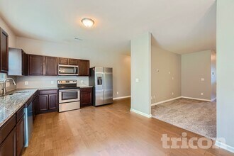 3983 Sitka Dr in Douglasville, GA - Foto de edificio - Building Photo