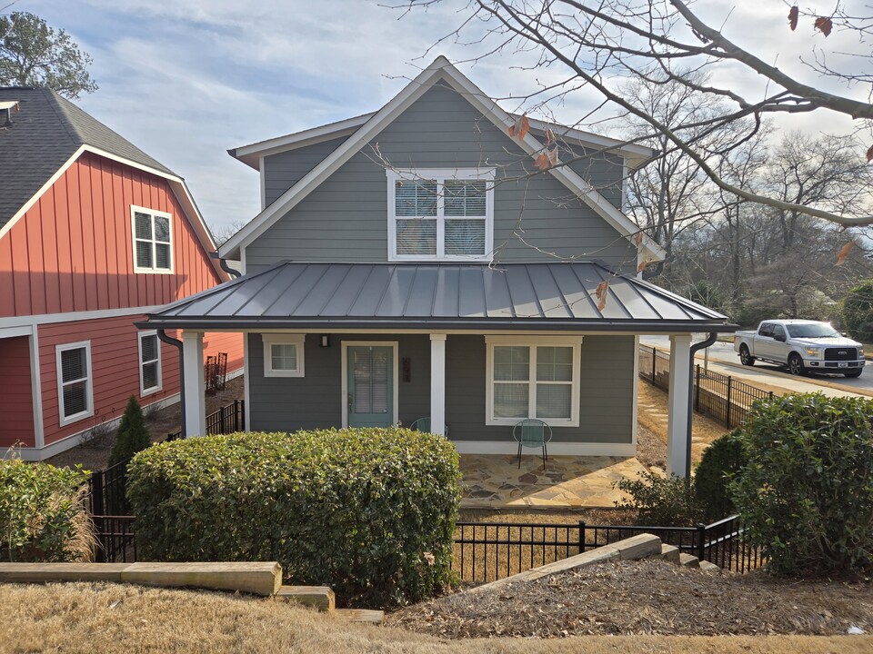 691 Oglethorpe Ave in Athens, GA - Building Photo