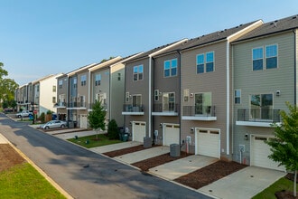 Abode at Greenway in Charlotte, NC - Building Photo - Building Photo
