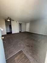 5220 Weber Rd in Corpus Christi, TX - Building Photo