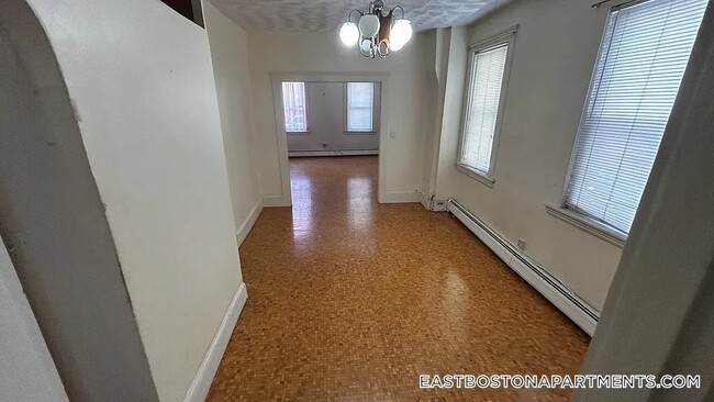 108 Orleans St in Boston, MA - Building Photo - Building Photo