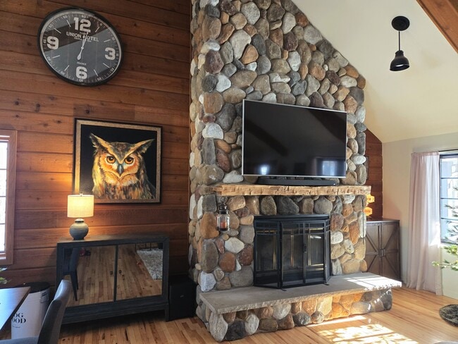 property at S43W30464 Stone Gate Ln