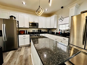 236 Buxton Ave in Newport News, VA - Foto de edificio - Building Photo