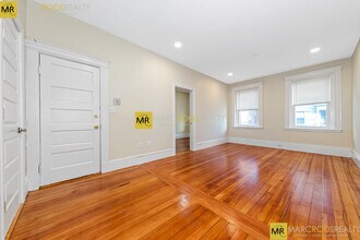 42 Brackett St in Boston, MA - Foto de edificio - Building Photo