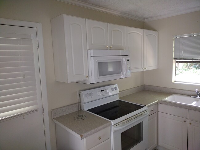 810 Meadowbrook Dr, Unit A in Orange Park, FL - Foto de edificio - Building Photo
