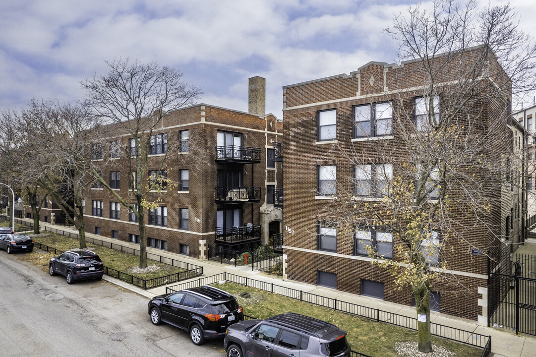 1133 W Grace St in Chicago, IL - Building Photo