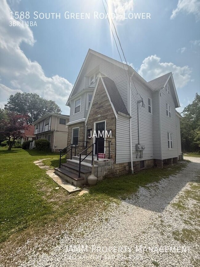 1588 S Green Rd in South Euclid, OH - Building Photo - Building Photo
