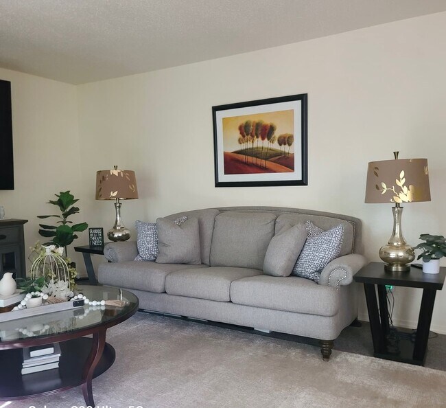 White House Apartments in Kent, WA - Building Photo - Building Photo