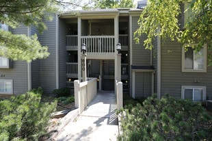 The Retreat at Woodlands Apartments