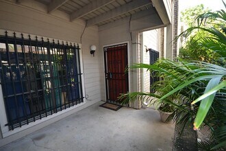 9590 Windswept Ln in Houston, TX - Building Photo - Building Photo
