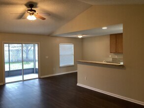 6410 Blue Leaf Ln in Jacksonville, FL - Building Photo - Building Photo