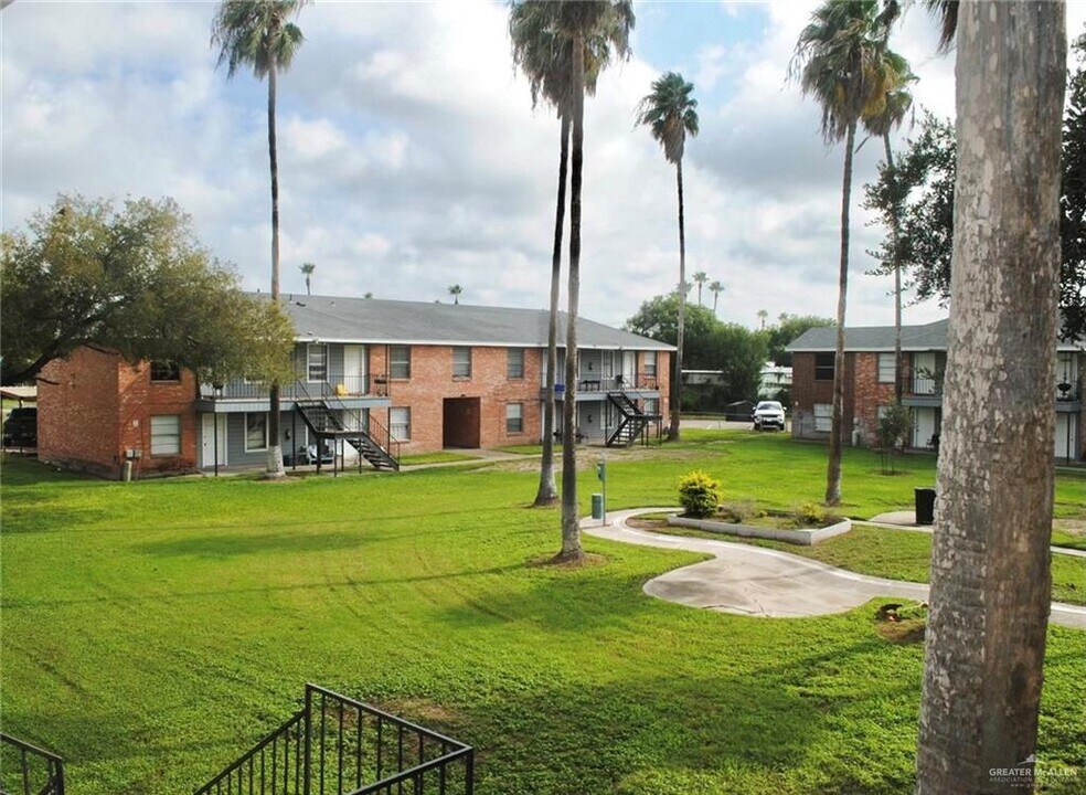 103 Audrey Dr in Weslaco, TX - Building Photo