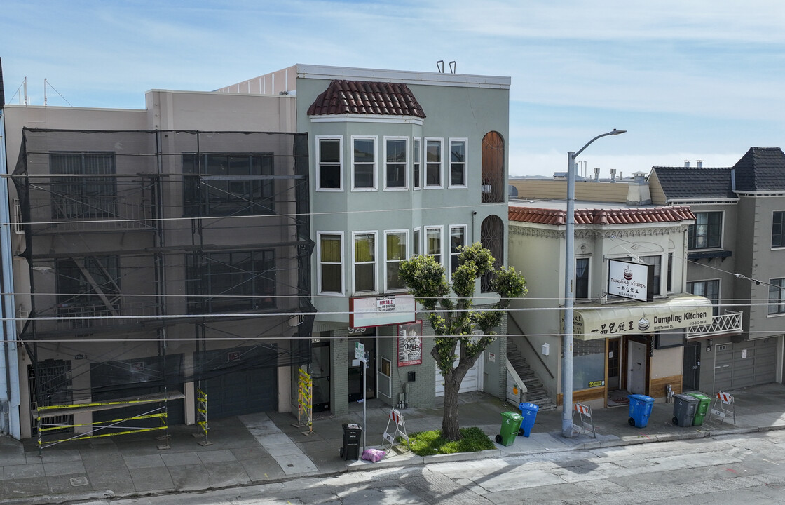 1927-1929 Taraval St in San Francisco, CA - Building Photo