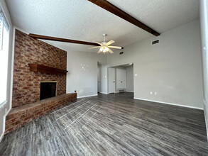 6604 Hope Ave in Lubbock, TX - Building Photo - Building Photo