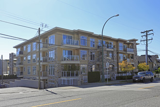 Waterford Place in White Rock, BC - Building Photo - Building Photo