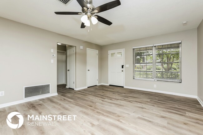 1380 Gainesville Dr in Deltona, FL - Building Photo - Building Photo