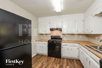 3292 Mixon Way in Stone Mountain, GA - Building Photo - Building Photo